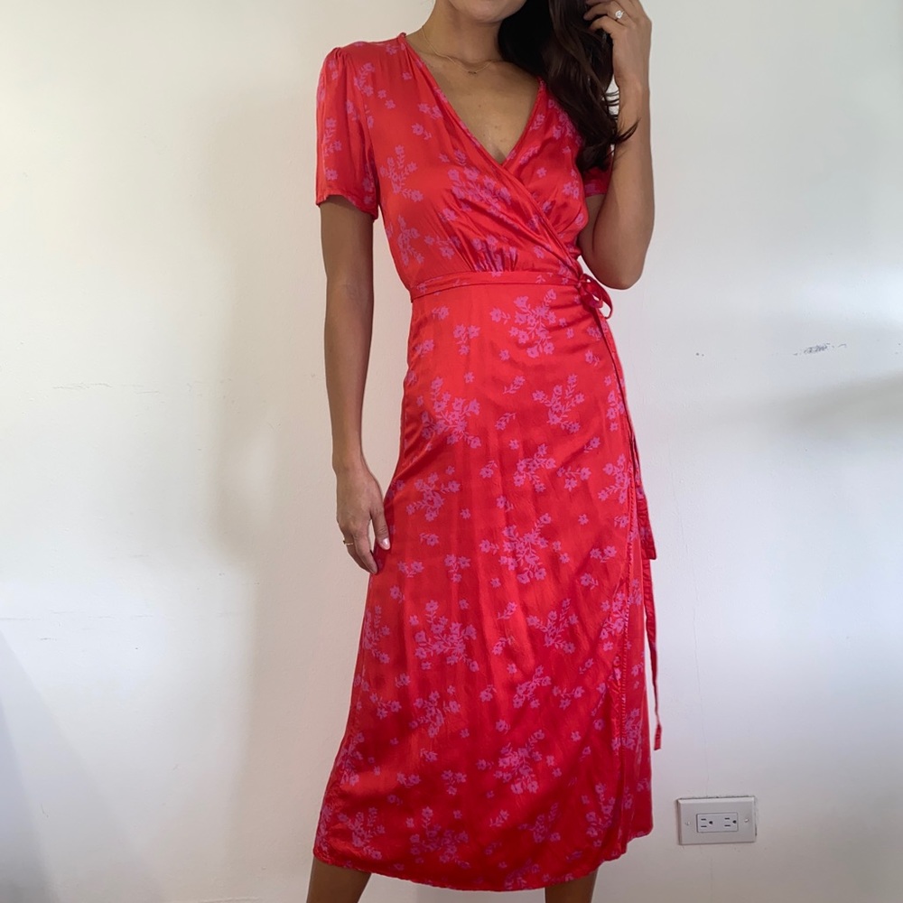 New without tags Billabong S wrap dress red floral